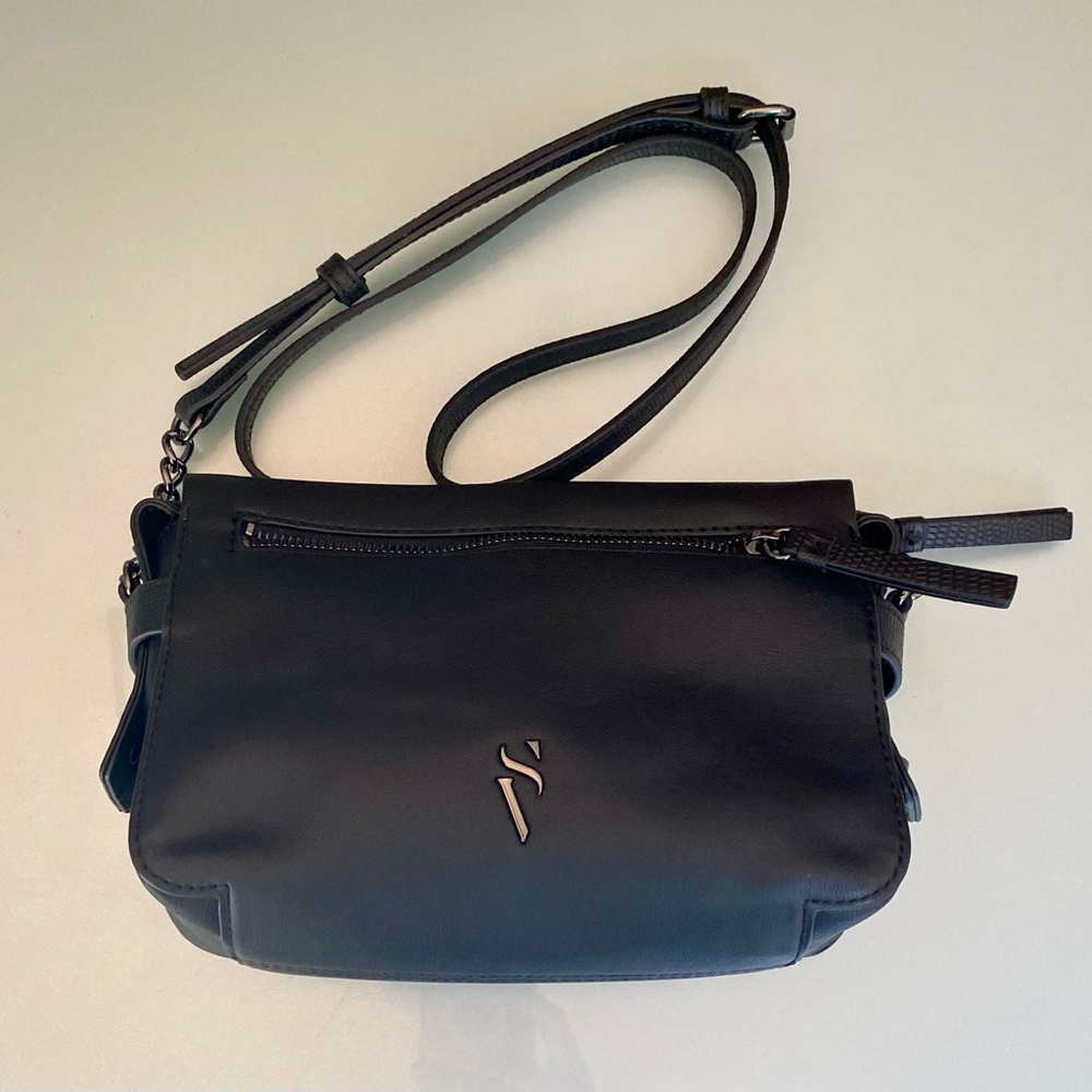 Vera Wang Simply Vera Black Faux Leather Crossbody Handbag